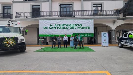 San Pablo del Monte estrena camiones recolectores por 6 mdp