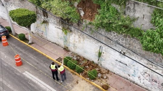 Protección civil de Tlaxcala atiende reporte por desprendimiento de revestimiento en San Isidro