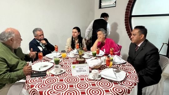 Beatriz Paredes presenta sus memorias con un mensaje a los jóvenes políticos: No solo es labia, hay que formarse