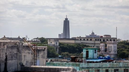Red eléctrica de Cuba colapsa y deja sin luz a 10 millones de personas