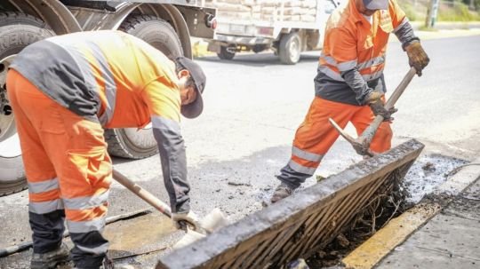 Supervisa presidente municipal de Tlaxcala trabajos de desazolve preventivo en bulevar Gasoducto