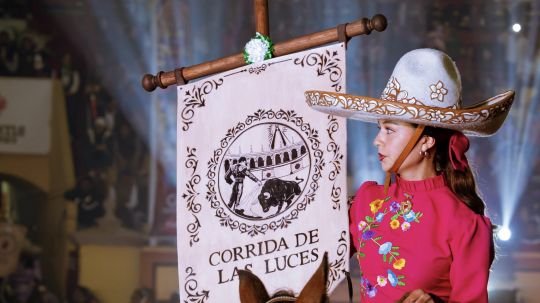 Una noche de tradición y amplia participación ciudadana marcó la presentación de la Feria de Huamantla