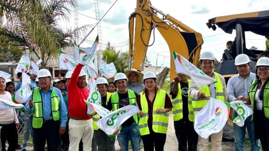 Autoridades de SPM inician obra de red de drenaje en San Sebastián Xolalpan