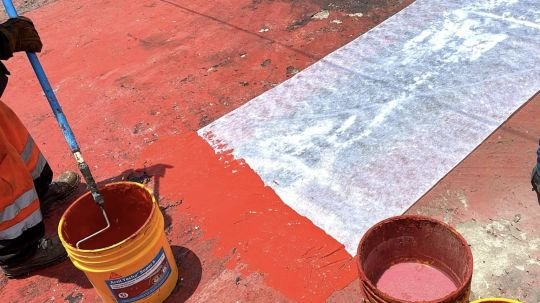 Ayuntamiento de Tlaxcala realiza trabajo de impermeabilización en la unidad de bienestar para tu salud