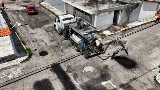 Atiende ayuntamiento de Tlaxcala vialidades con bacheo en Ocotlán