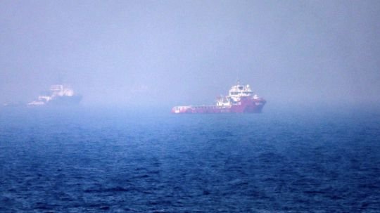 Trump apuesta por acuerdos comerciales con países del Golfo Pérsico; descarta peaje en Ormuz