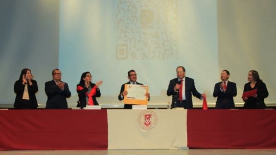 La formación docente fortalece la misión transformadora de la UATx: Rector