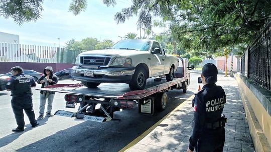 En minutos policía municipal de Tlaxcala recupera camioneta reportada como robada en el centro de la ciudad