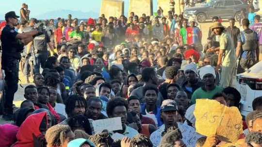 La Unión Europea ofrece ayuda a España para custodiar frontera con Marruecos tras crisis de Ceuta
