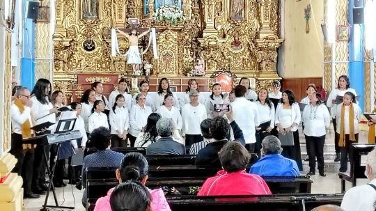 El coro de la ciudad de Tlaxcala conquista a las familias de Acuitlapilco durante la temporada coral de verano
