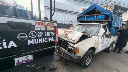 Frustran policías de SPM robo de camioneta en comunidad de Tlaltepango; hay un detenido