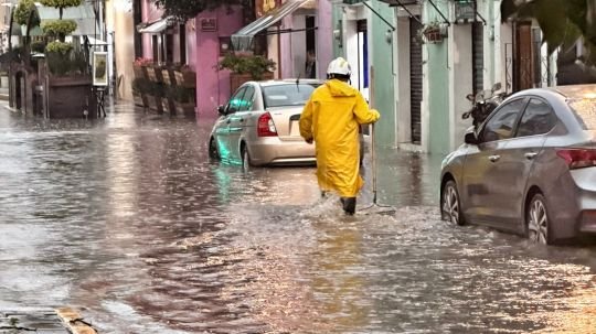 Ayuntamiento de Tlaxcala despliega brigadas ante lluvia con granizo y pide extremar precauciones