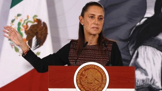 Sheinbaum informa que el contraalmirante Fernando Farías, vinculado al huachicol fiscal, sería trasladado a México