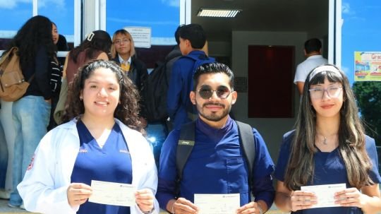 UATx respalda la permanencia estudiantil con más de 3 mil becas