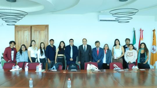 Rector de la UATx da la bienvenida a estudiantes visitantes de Argentina, Colombia, España y México