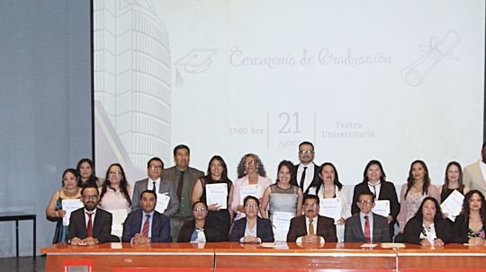 Egresan nuevos profesionistas con alto compromiso social de la FTSSPyP-UATx