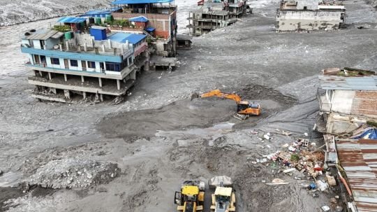 Aumentan a 362 los muertos por deslave en Nepal y más de mil 400 desaparecidos