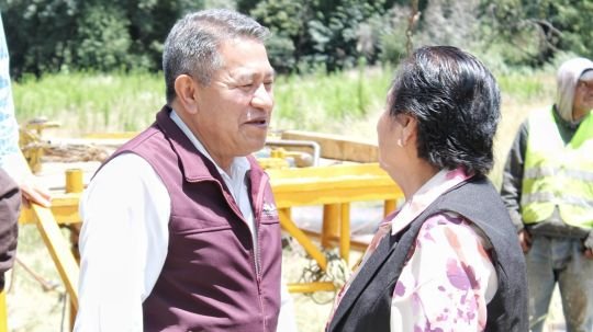 Carlos López reconoce legado de Alfonso Sánchez en territorio y coloca la primera piedra de perforación de un pozo