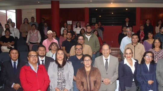 UATx capacita sobre evacuación de edificios a sus equipos de protección civil