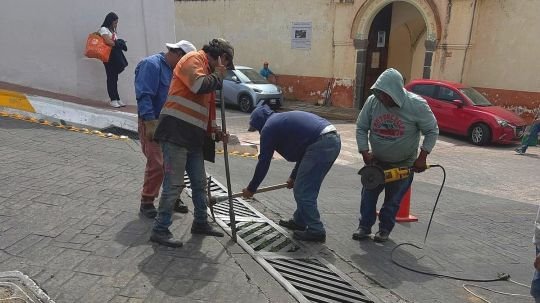 Realiza ayuntamiento de Tlaxcala jornada intensiva de limpieza preventiva de rejillas pluviales