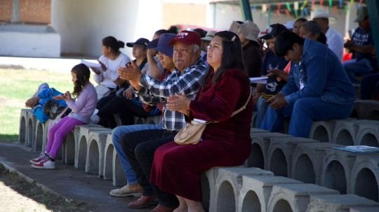 Más de 50 beneficiarios reciben aves de postura para fortalecer la producción en sus hogares