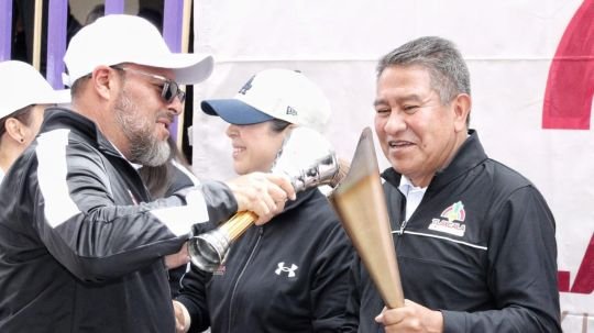 Recibe Tlaxcala capital el fuego simbólico de la independencia nacional