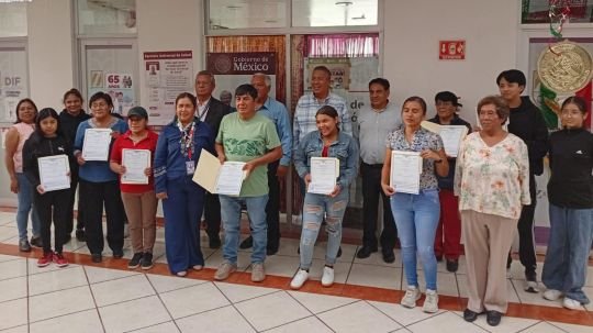 Concluyen primaria y secundaria 35 adultos en Xiloxoxtla y Zacatelco