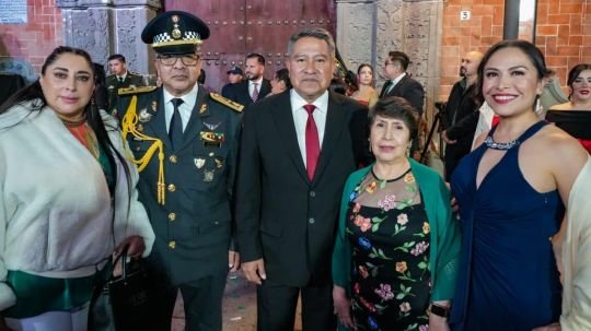 Carlos López Suárez participa en la ceremonia del grito de independencia en Tlaxcala capital