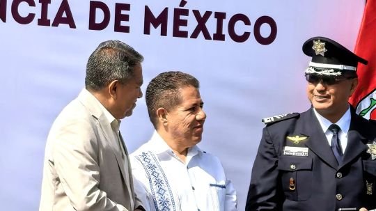 Alcalde de la capital, Carlos López Suárez, participa en el desfile de independencia