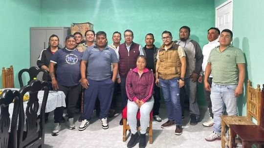 Víctor Hugo Gutiérrez escucha a recolectores voluntarios y conoce sus necesidades en Tlaxcala Capital