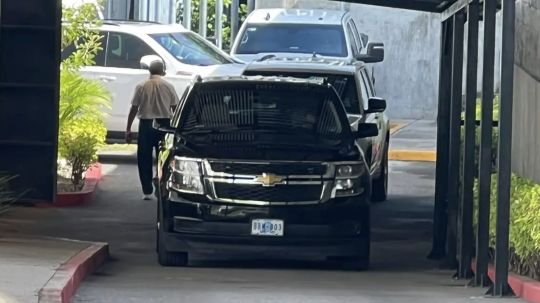 Familiares de Claudia Tacoronte llegaron desde España por el cuerpo de la joven; acuden a la FGE en Temixco, Morelos