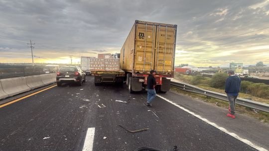 Seguridad Pública y Protección Civil de Huamantla atienden accidente en la carretera México–Veracruz