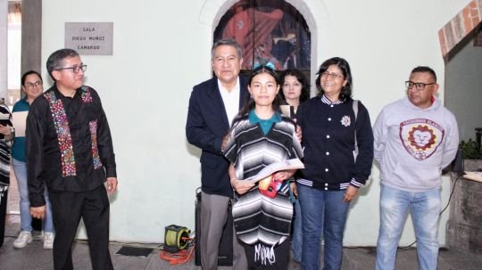 Alcalde Carlos López Suárez reconoce talento del coro juvenil Voces de Tlaxcala