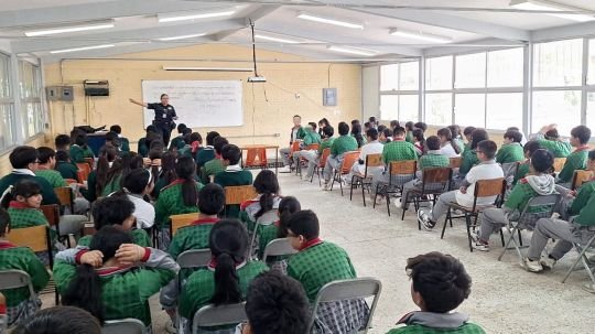 Ayuntamiento de Tlaxcala promueve la cultura de autocuidado en la secundaria Gabino Palma