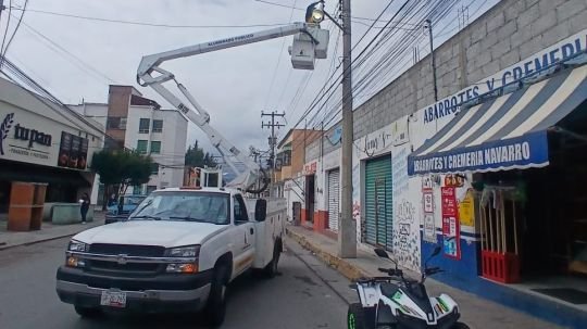 Huamantla brilla más: continúan trabajos de reparación y mantenimiento de alumbrado público