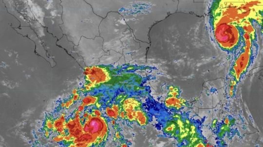 Simon alcanza la categoría 2; impactaría mañana Colima y Jalisco como huracán 4