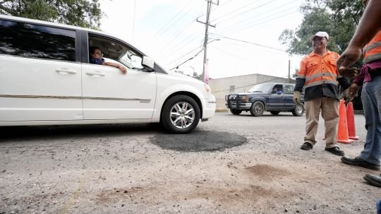 Ayuntamiento de Tlaxcala atiende de manera inmediata afectaciones por lluvias en avenida Ribereña