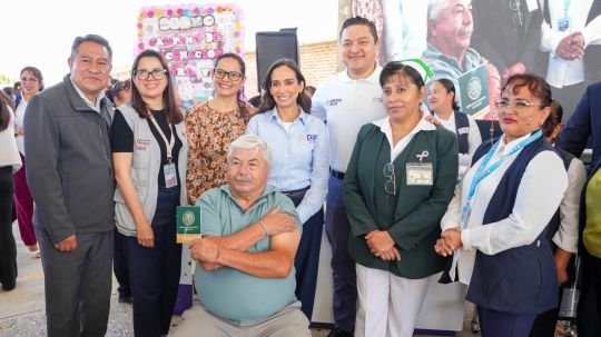 Asiste alcalde de Tlaxcala Carlos López al arranque de la campaña de vacunación de temporada invernal y contra el VPH