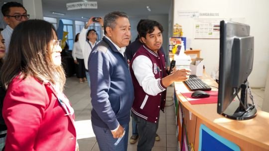 Carlos López Suárez asiste a la conmemoración del 121 aniversario del natalicio de Miguel N. Lira