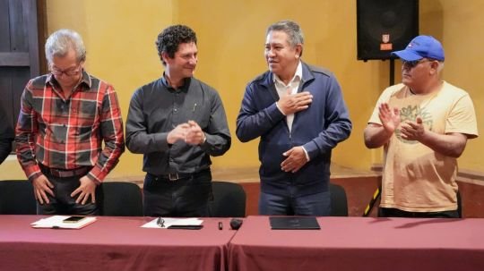 Asiste Carlos López Suárez a la inauguración de la exposición itinerante cultura sonidera en el museo regional