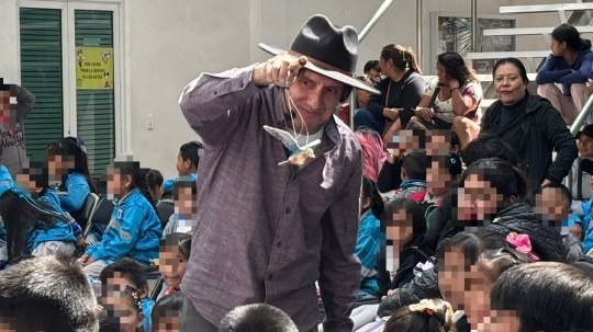 Niñas y niños de San Pablo del Monte disfrutan de la función de títeres Rosete Aranda