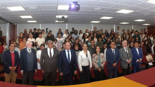 Expertos analizan dilemas éticos en torno a la vida y su etapa final, invitados por la UATx y Cobiet