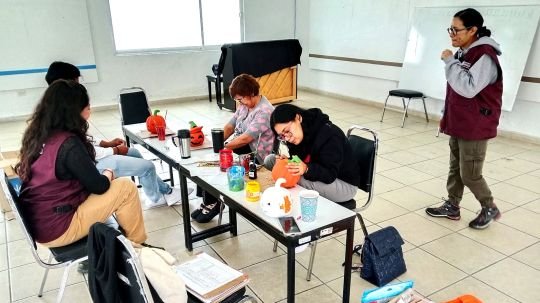 Promueve reúnete la convivencia comunitaria a través de la pintura