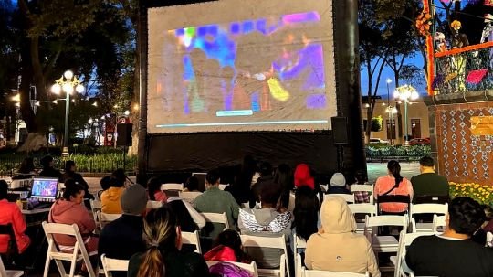 Promueve ayuntamiento de Tlaxcala convivencia familiar con función de cine como parte del festival La Vida y La Muerte