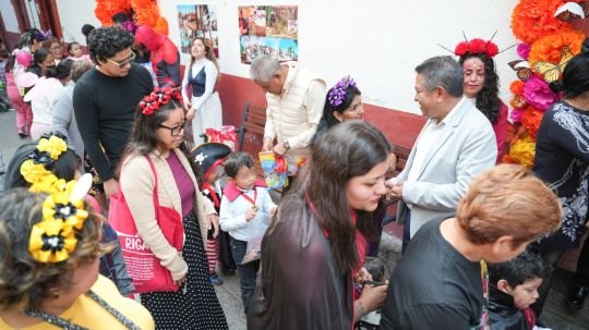 Viven niñas y niños la tradición de la calaverita en el ayuntamiento de Tlaxcala