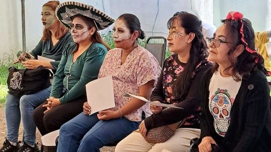 Ayuntamiento de Tlaxcala impulsa la economía de las mujeres al capacitarlas en maquillaje artístico para día de muertos