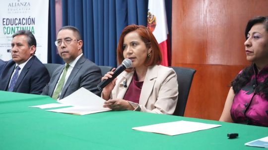 Acompaña Madai Pérez presentación de diplomado sobre justicia civil y familiar en el Congreso