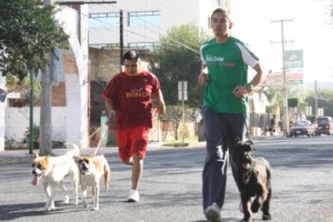 Gran participación en carrera Corre, camina o trota con tu mascota