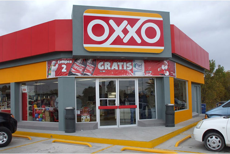 Hombre solitario con navaja atraca OXXO en Panotla
