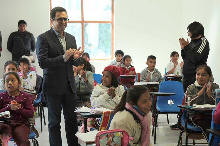 Instalación de aulas temporales, muestra del interés del gobernador por la educación: directivos